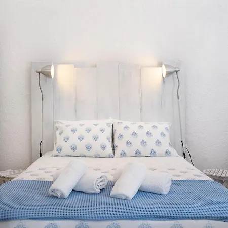 Aggelikis Traditional Cave House