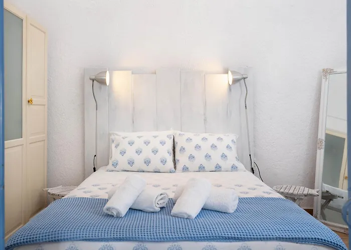 Aggelikis Traditional Cave House