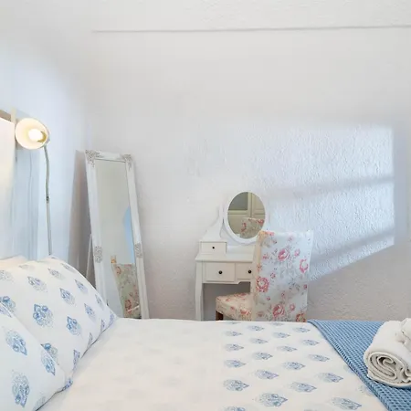 Aggelikis Traditional Cave House